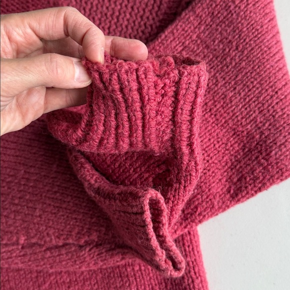 Hand-Knit Wool Sweater Raspberry Pink - Picture 9 of 14